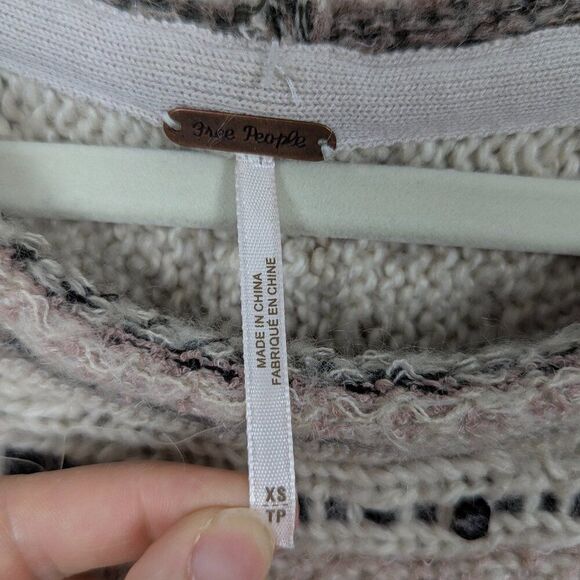 Free People | Cream Cable Knit Distressed Sweater Size Extra Small - Picture 4 of 14